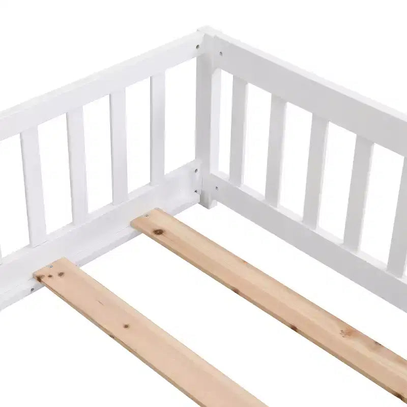 Struttura letto in legno massello a pavimento, singola, grigio/naturale/bianco, bambini (2-12 anni), 1 bambino