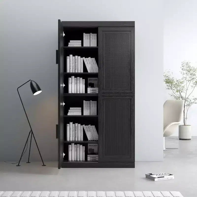 Mobiletto contenitore per porta in rattan nero, modello a 4 ante e 4 ripiani, unità singola — 157 cm (A) x 79 cm (L) x 41 cm (P)