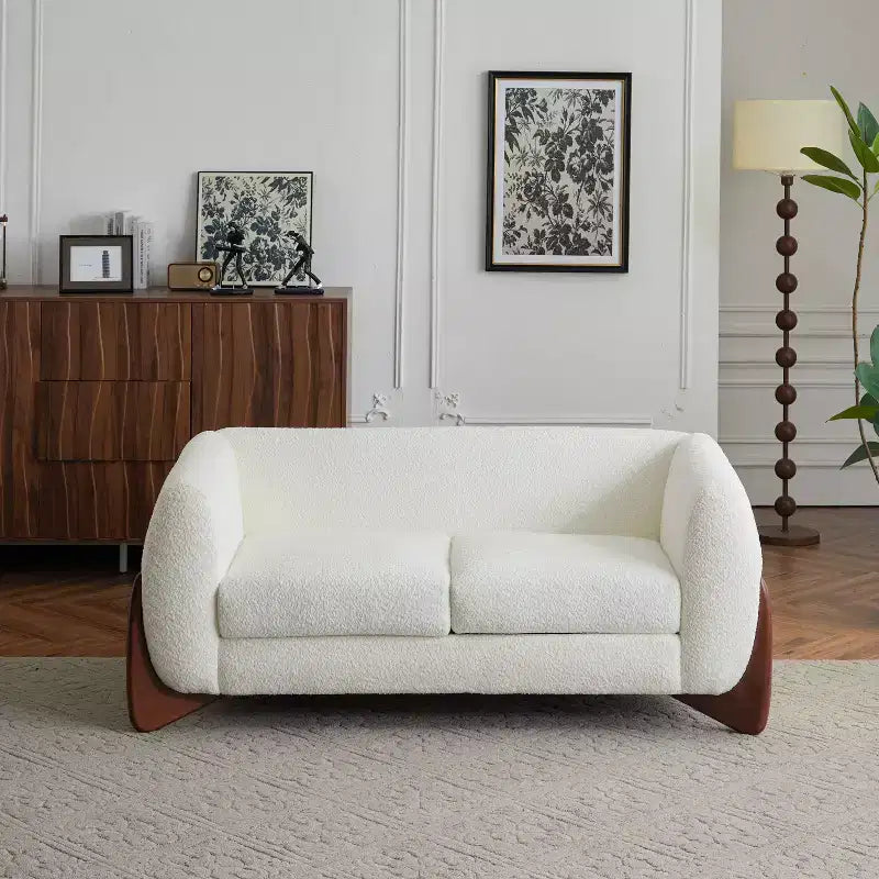 Divanetto in tessuto bouclé beige, 2 posti, gambe in legno color espresso